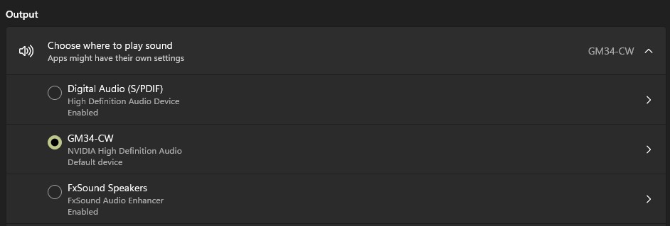 Chọn thiết bị phát âm thanh bạn muốn cân chỉnh. Chẳng hạn như tai nghe hoặc loa đang được kết nối với máy tính.